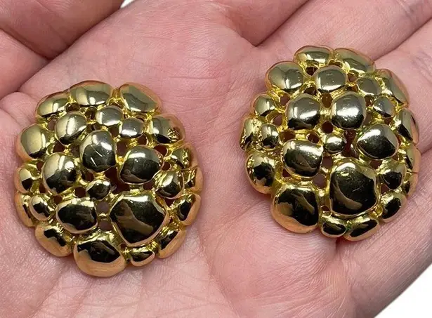 Vintage Unsigned Gold Tone Round Clip On Earrings Statement Classic Modernist
