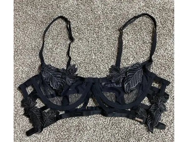 Bluebella Black Sheer Leaf Nikita Appliqué Strappy Bra – Size 34B