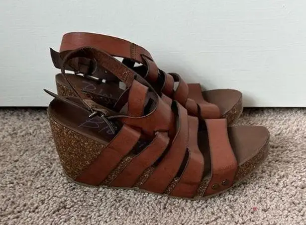 blowfish  Wedge Sandal Size 8