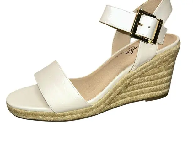 Life Stride Tango Wedge Sandals Comfort Memory Foam Buckle strap Size 9.5 white