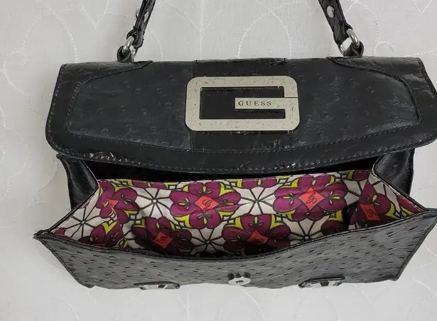 Guess  Womens Shoulder Bag Black Ostrich Embossed Faux Leather Accordion Clutch