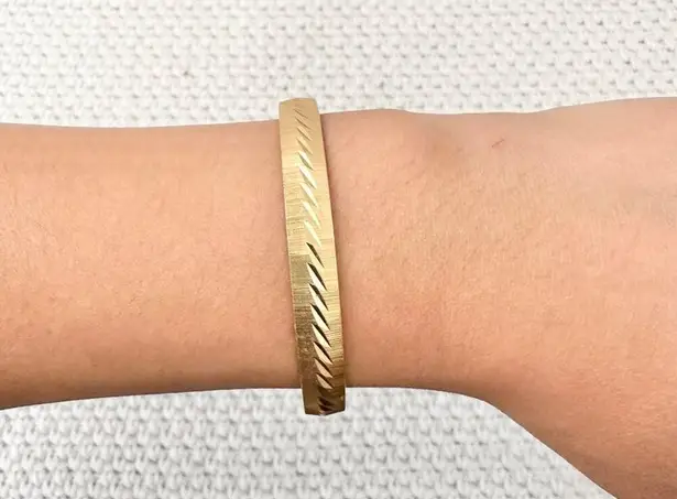 Monet Gold Tone Heavy Weight Slip On Etched Slanted Design Bangle Bracelet Vtg