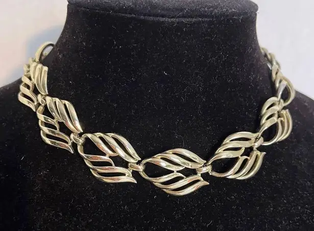 Vintage CORO Leaf Pattern Gold