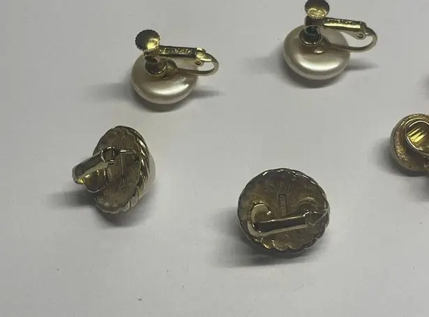Monet Lot Of 3 Gold Tone Clip On Clip-on Signed Marvella Richelieu
