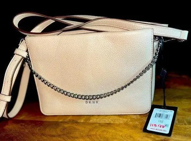 DKNY NWT  CROSSBODY BAG