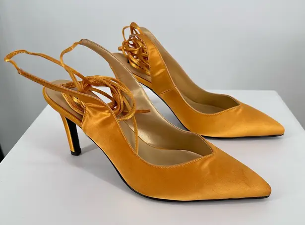 Vaila Shoes Estelle Ankle Wrap Satin Pumps size 9 in Gold Heels Pointed Toe