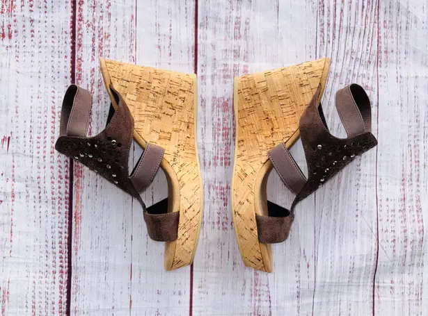 Yellow Box Nyellie Platform Strappy sandals heels high 7.5