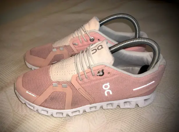 on cloud 5 Women’s Pink Sneakers Sz 8