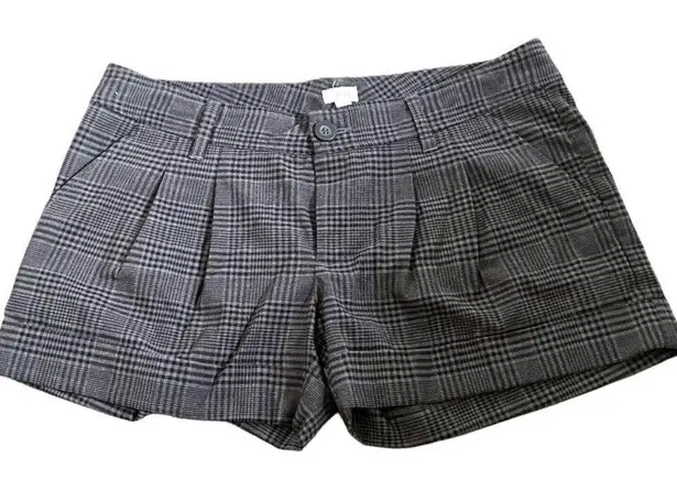 Frenchi plaid grey shorts Size undefined