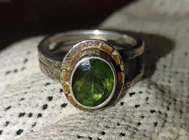Sterling Silver Green Gemstone Ring Size 8.5 Intricate Band Design
