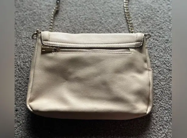 Cream Envelope Crossbody Bag w/ Gold Chain Strap – Neutral Everyday Purse