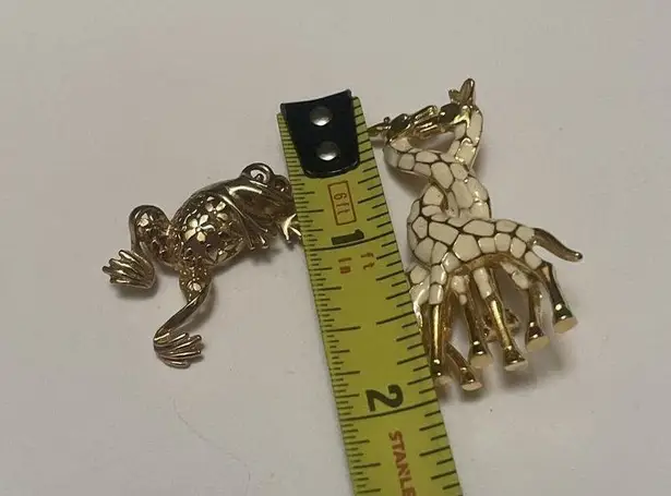 Lot Of 2 Women’s Gold Tone Metal Brooch Pins Animal