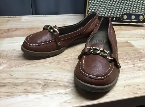 Natural Soul Loafers Women's Brown Faux Leather Gold Chain Wedge Comfort Shoes