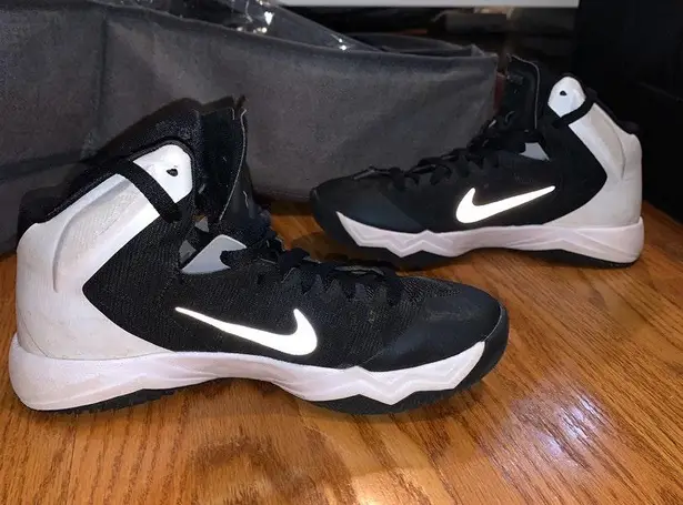 Mens basketball shoes under $40 clearance