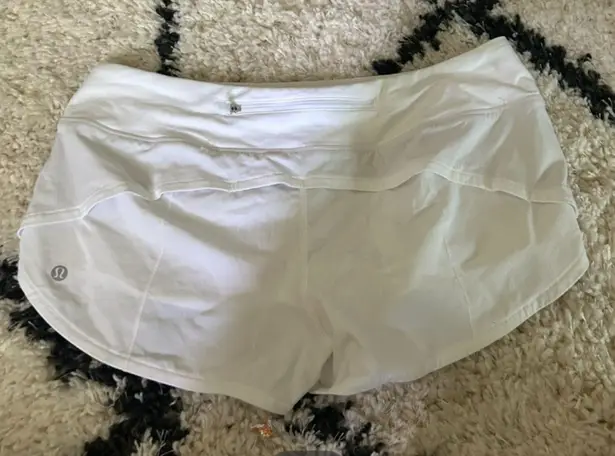 Lululemon White 2.5 Speed Up Short