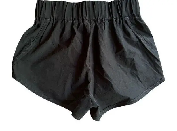 Halara NEW  High Waisted Dolphin Hem Casual Shorts 2" Black Small