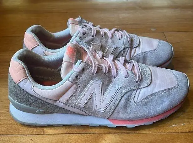 New Balance  696 Women Running Shoes Pink Gray Size 8B Suede WL696STG Sneakers