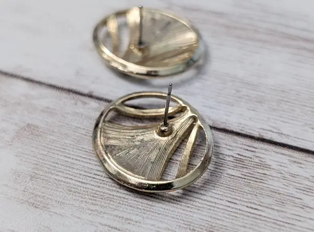 Vintage Stud Earrings For Pierced Ears Retro Gold Tone with Cream/Green Tones