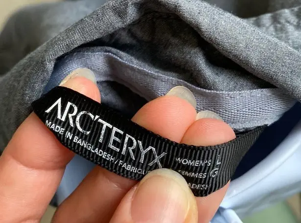 Arcteryx Arc’Teryx L grey long sleeve button down