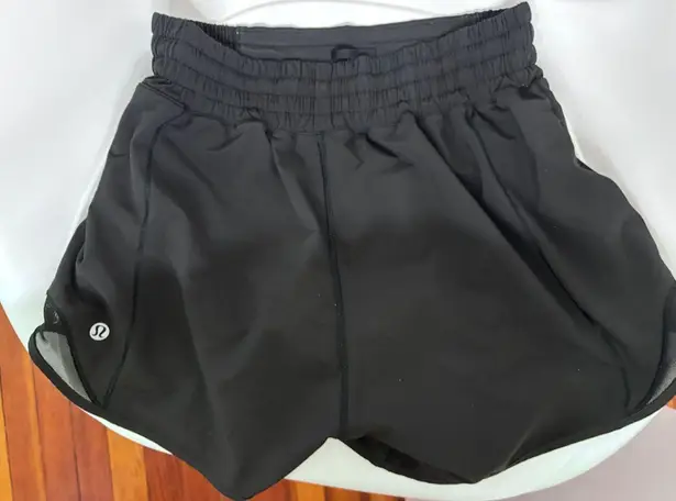 Lululemon Hotty Hot High Rise Shorts 4” Size 4