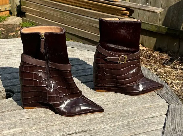 Schutz NWOB Jorian Womens Brown Crocodile Embossed Leather Wedge Bootie Size 10