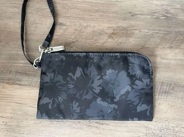Baggallini Wristlet Wallet On the Go Daily RFID Zip Pouch Black Flower Clutch - Image 2