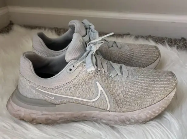 Nike  React Infinity Run Flyknit Women's 9 - Image 2