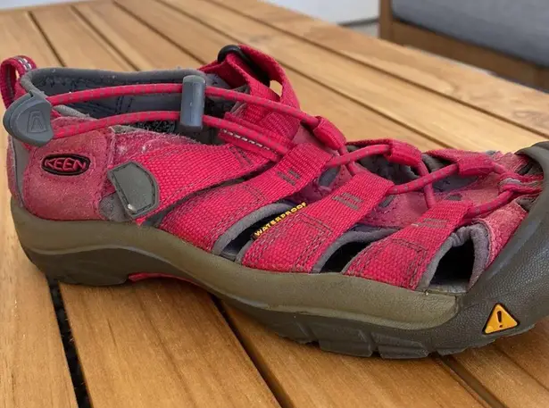 Keen Hot Pink  Watershoes