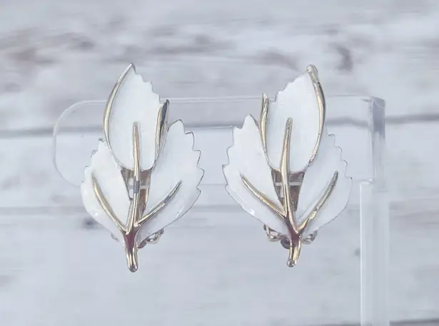 Vintage Clip On Earrings Large White & Gold Tone