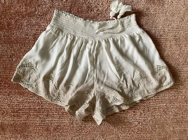 Surf Gypsy eyelet women’s Ombré Color shorts size M