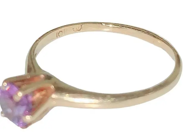 10K YELLOW GOLD Ring Purple Gem Size 5.5 Weighs 1.2 Grams