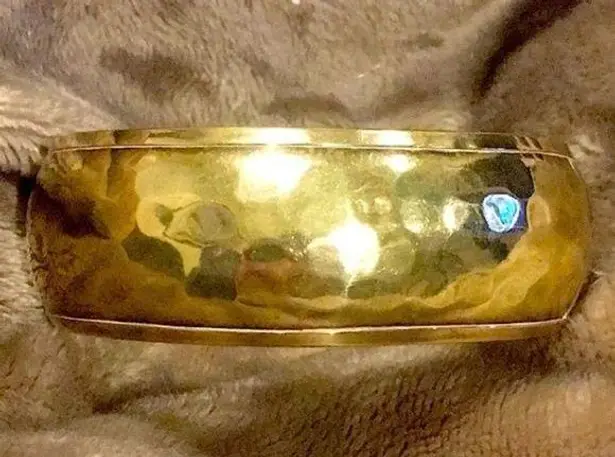 VINTAGE Hammered Brass Bangle Bracelet