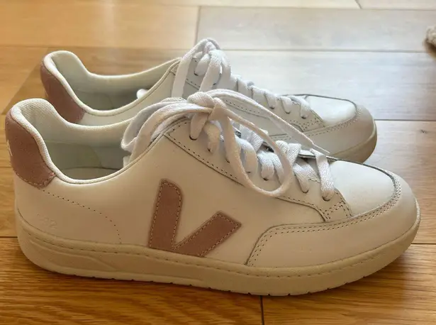 VEJA V 12 Sneakers