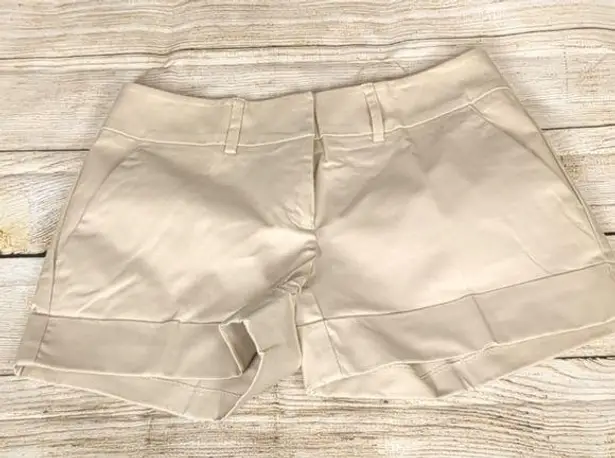 New York & Co. The 7th Ave. Tan chino shorts size 2