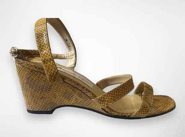 Etienne Aigner Charm Gold Tan Leather Snakeskin Embossed Wedge Sandals 9.5 | EUC