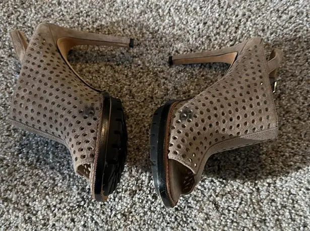 via spiga Suede perforated Peep Toe Heels, 7M, EUR 37.5, VGUC