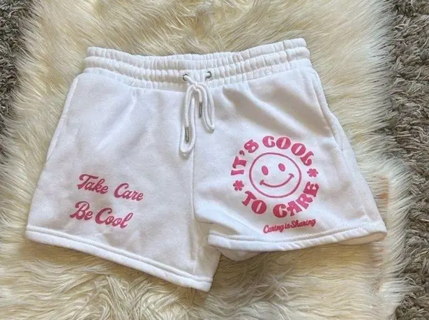 Love Streak White Graphic Print Shorts
