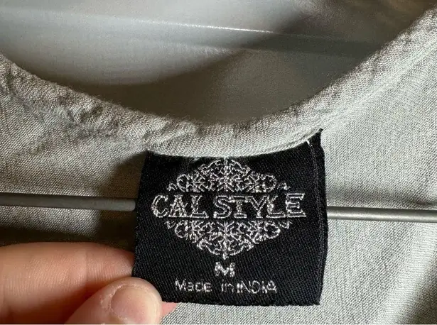 Cal Style Grey Embroidered Front Sleeveless Dress size M Size M