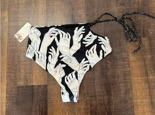 Agua Bendita NWT Glenda Bikini Bottom Size Medium