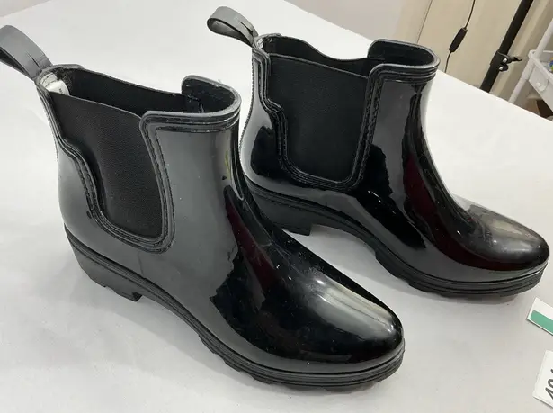 Capelli New York Womans Capelli NY Pull On Rain Boots 9 Black Elastic Ankle Chunky Heel