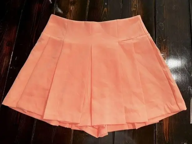 DO+BE *NWT*  Peach Pleated Skort Size Large