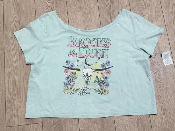 Brooks & Dunn Neon Moon Graphic Crop Top T