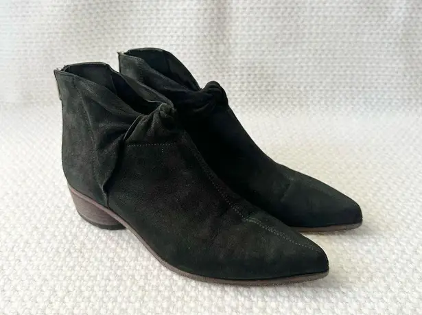 LD Tuttle The Marble Twist Knot Black Leather Pointed Ankle Boot Booties 37 Size undefined