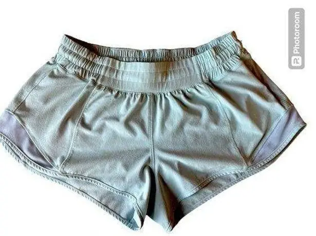 Lululemon 2.5 Low Rise Hotty Hot Lined Shorts