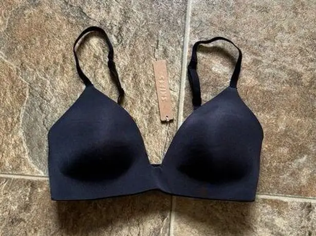 SKIMS Wireless Form Lightly Lined Bra Onyx 32C
