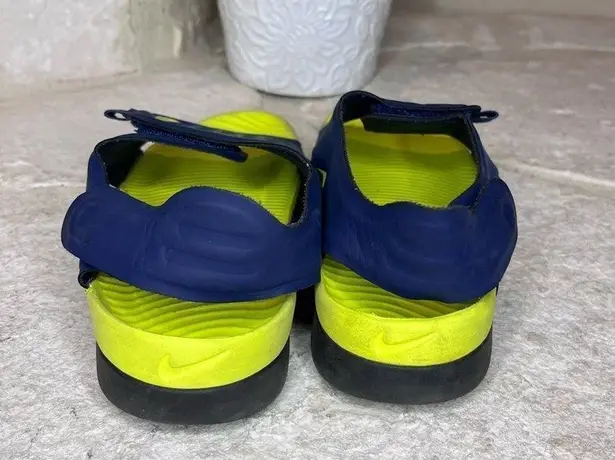 Nike  navy blue/limegreen water shoes