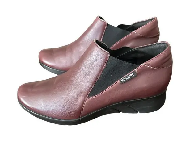 Mephisto Air Jet Burgundy Wedge
Booties size71/2 Brown Size 7.5