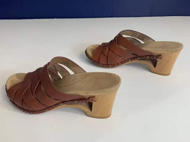 Dansko Tory Brown Leather Cut Out Silhouette Strappy Wedge Sandals Size 37