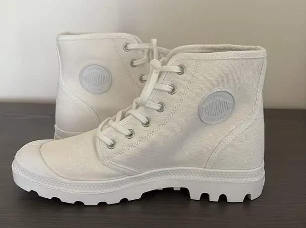 Palladium Pampa Hi Originale High Top Boot White Mens 7.5 Women’s 9