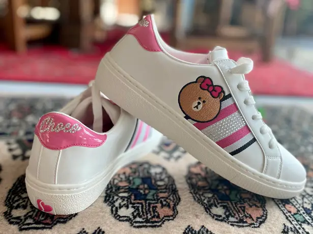 Skechers LINE FRIENDS GOLDIE COOL CREW Size 8.5 55 38 Off Retail New With Tags From Johana